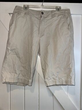 BKE Men's Flat Front Shorts in Light Khaki